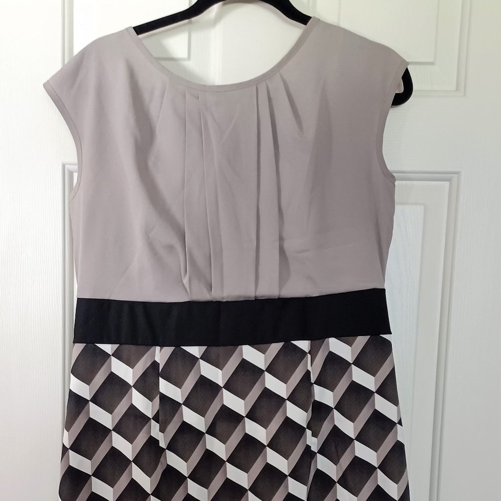 ABstudio Gray/Black Short Sleeved Shirt Sheath Dress with Back Zipper / Size 14